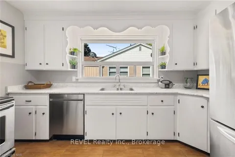 6456 BURDETTE Dr, Niagara Falls, ON L2E 5H3