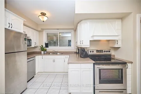 190 PRICE Ave, Welland, ON L3C 3Y6