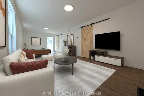 4327 ELLIS St, Niagara Falls, ON L2E 1H2