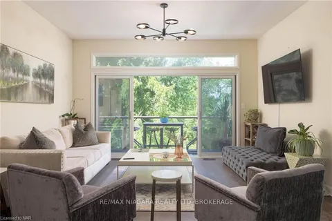 1647 GREGORY Rd, St. Catharines, ON L2R 6P9