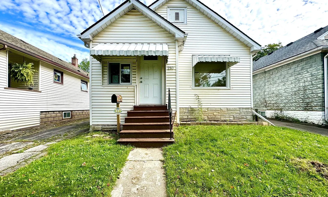 210 Lake St, St. Catharines, ON L2R 5Z1