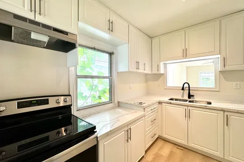 210 Lake St, St. Catharines, ON L2R 5Z1