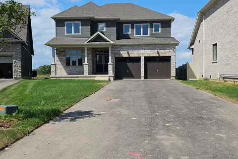 74 Oriole Cres, Port Colborne, ON L3K 6E2