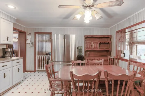 8 Bay St, Kawartha Lakes, ON K9V 3H9