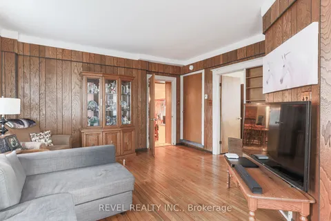 8 Bay St, Kawartha Lakes, ON K9V 3H9