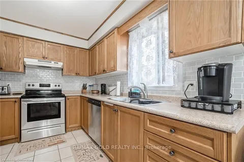 845 Fieldgate Circ, London, ON N5V 5E7