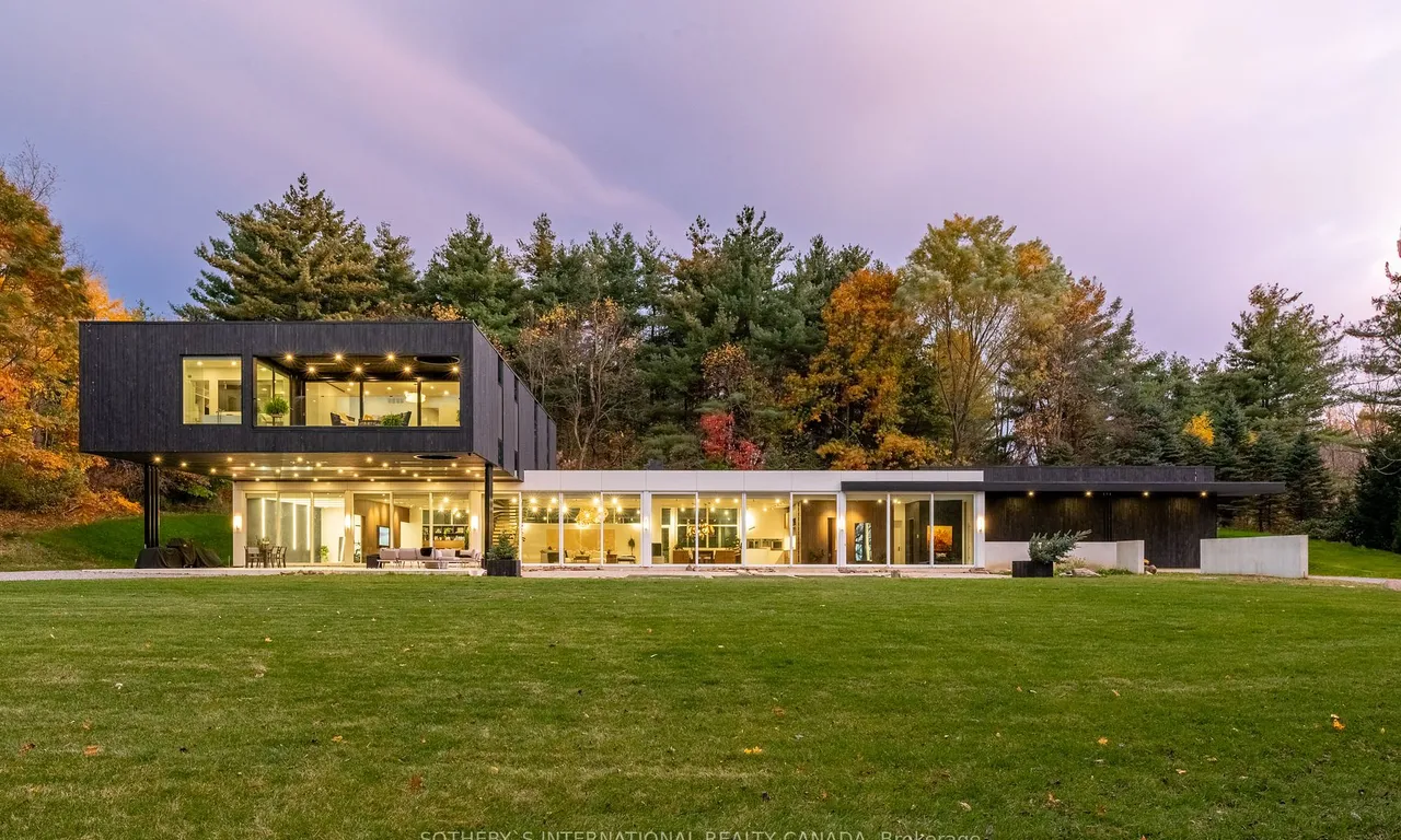 66 Weirs Lane, Hamilton, ON L9H 5E3