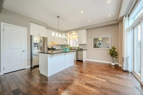 605 Sundew Dr, Waterloo, ON N2V 0B9