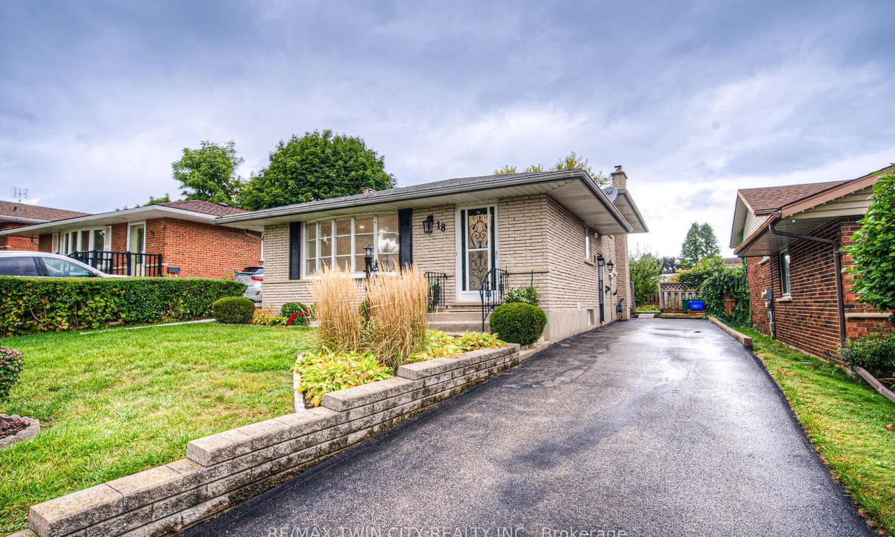 18 Bosworth Cres, Kitchener, ON N2E 1Z1