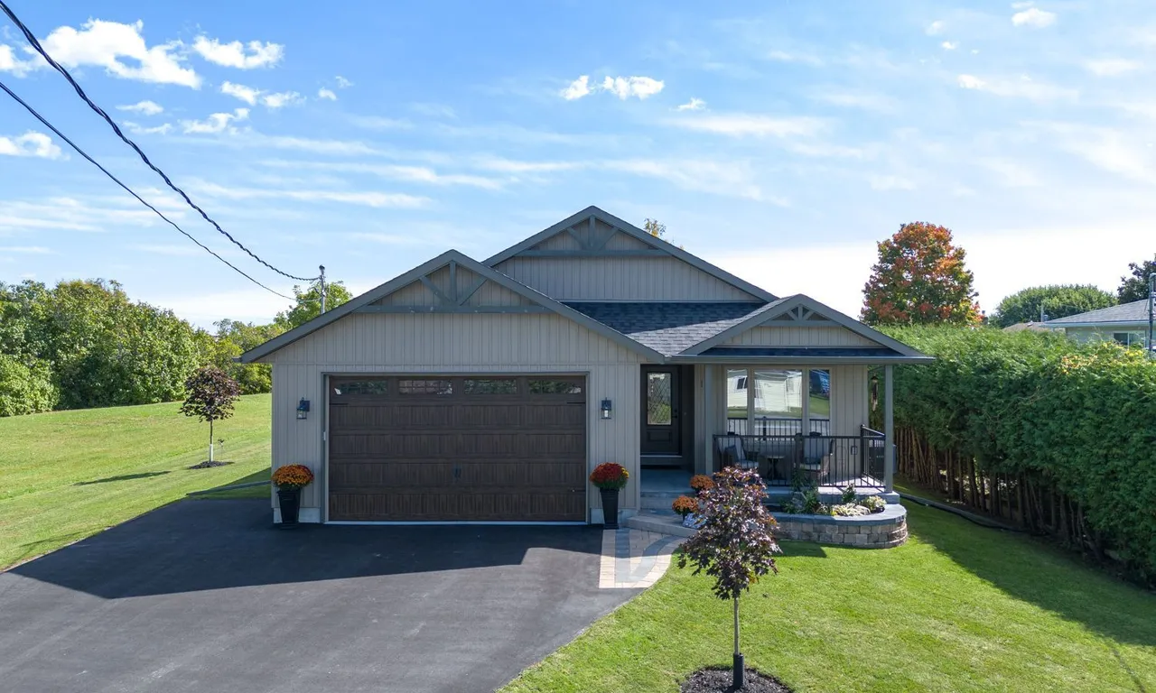 17 Elgin St, Brighton, ON K0K 1H0