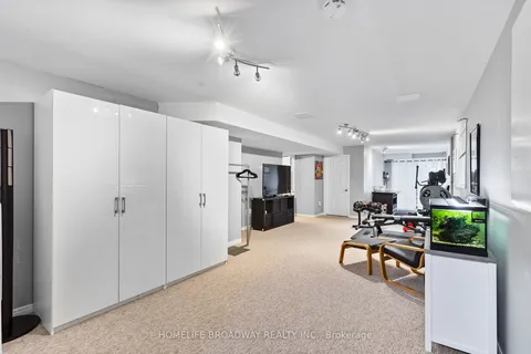 3283 Northway Ave, Windsor, ON N9E 4T7