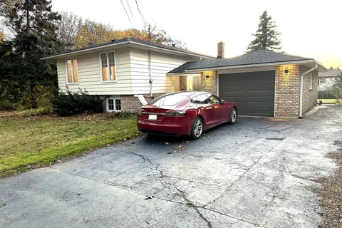 1190 HAIST St, Pelham, ON L0S 1E2