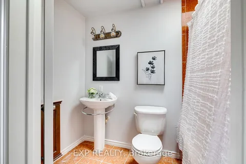 16 Dunbar Rd, Waterloo, ON N2L 2C7