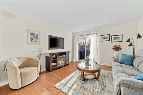 40 SARAH Crt, Belleville, ON K8P 0B2