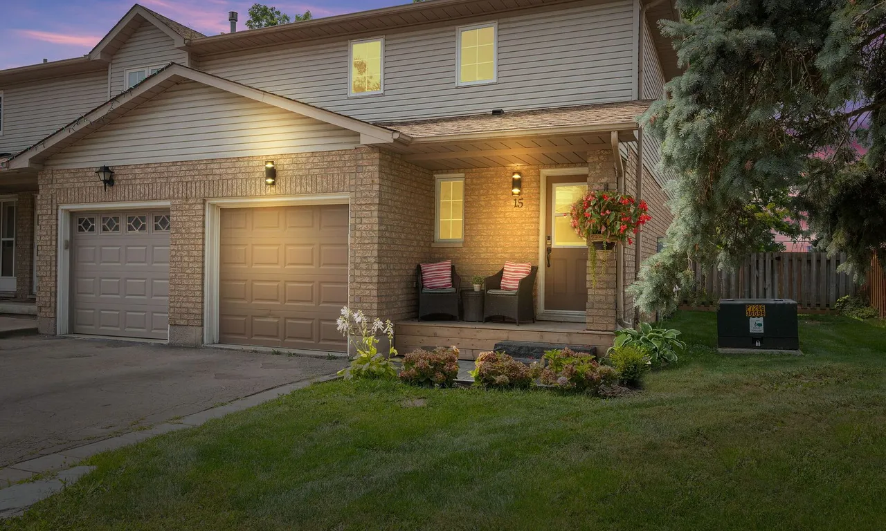 12 Whitedeer Rd, Hamilton, ON L8J 3T4