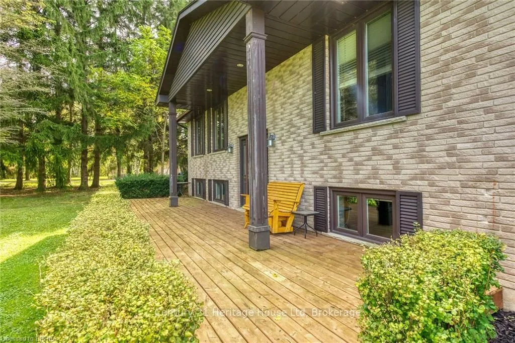 465 Old Onondaga Rd, Brant, ON N3T 5L4