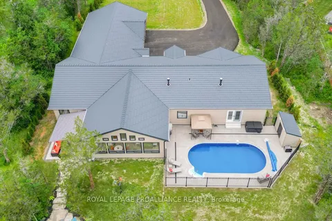 86 Sunrise Dr, Prince Edward County, ON K8N 4Z7
