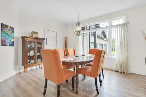 86 Sunrise Dr, Prince Edward County, ON K8N 4Z7