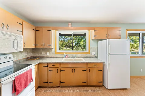 1033 Coupland Rd, South Frontenac, ON K0H 2T0