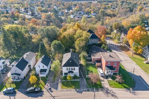 450-452 D'ARCY St, Pembroke, ON K8A 6B3