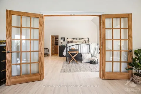 18924 COUNTY ROAD 22 Rd, North Glengarry, ON K0C 1T0