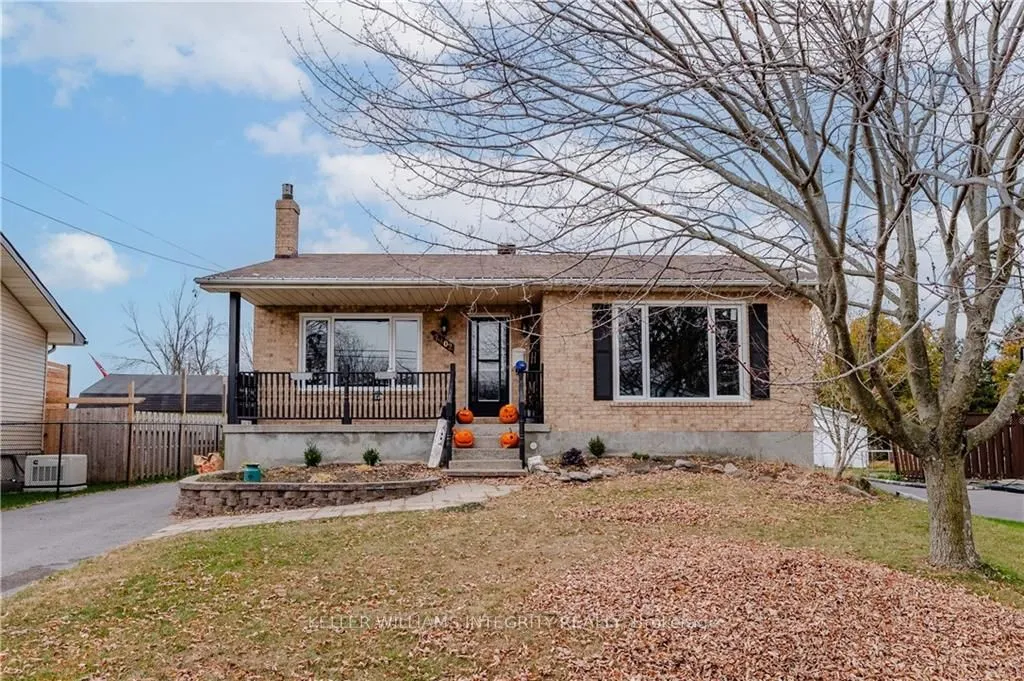 2402 EDGAR St, Cornwall, ON K6J 5G9