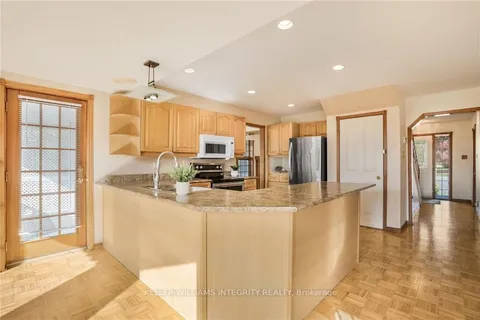 5618 BAYVIEW Crt, South Dundas, ON K0E 1K0