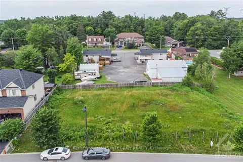 877 CONTOUR St, Orleans - Convent Glen and Area, ON K1W 1G2