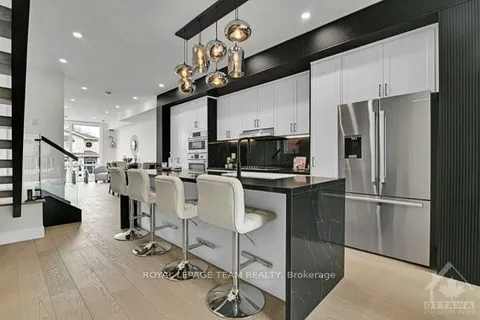 826 ALPINE Avenue, ON K2B 5R6