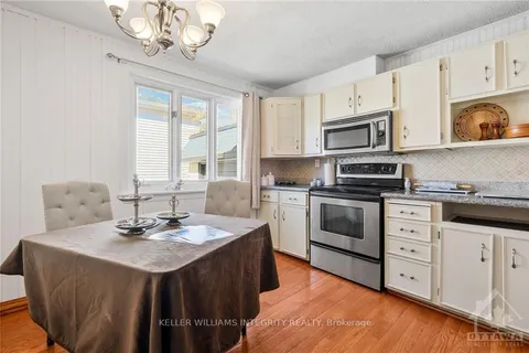 155 GLYNN Ave, Overbook - Castleheights and Area, ON K1K 1S5