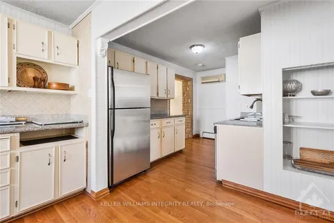 155 GLYNN Ave, Overbook - Castleheights and Area, ON K1K 1S5