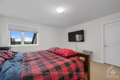 946 SOCCA Cres, Orleans - Cumberland and Area, ON K4A 5M1