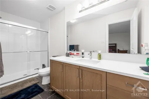 946 SOCCA Cres, Orleans - Cumberland and Area, ON K4A 5M1