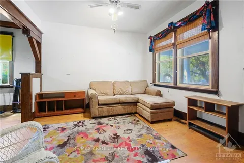 114 QUEEN MARY St, Overbook - Castleheights and Area, ON K1K 1X5