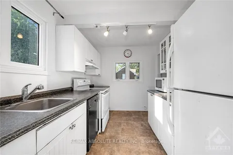 3577 CALABOGIE Rd, Greater Madawaska, ON K0J 1H0