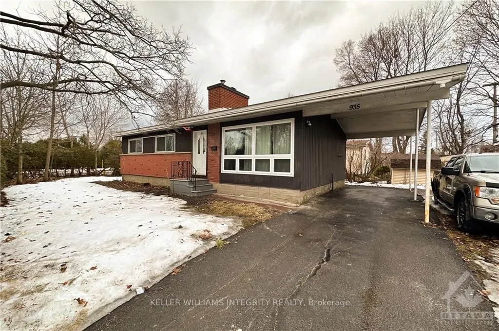 935 GOREN Ave, Elmvale Acres and Area, ON K1S 1N4