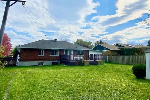 1203 PRINCESS St, Cornwall, ON K6J 1S2