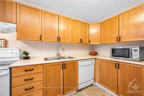 556 LATOUR Cres, Orleans - Cumberland and Area, ON K4A 1N6