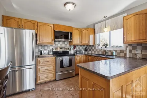 12203 COUNTY RD 13 Rd, North Dundas, ON K0C 2K0