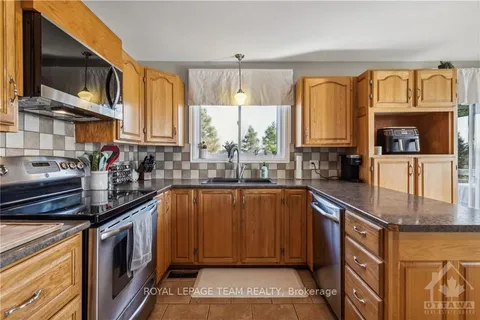 12203 COUNTY RD 13 Rd, North Dundas, ON K0C 2K0