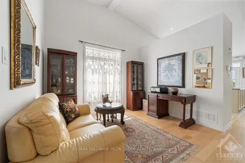 146 ESTERBROOK Dr, Orleans - Convent Glen and Area, ON K1W 0H2