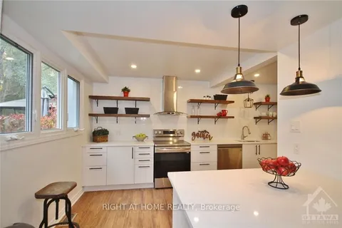 83 GRADY Cres, South of Baseline to Knoxdale, ON K2H 5S2