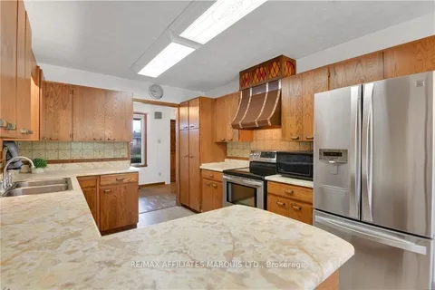 27 HOOPLE St, South Stormont, ON K0C 1M0