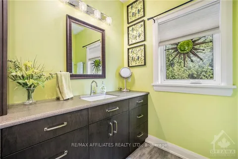 100 SUMMERS Road, Rideau Lakes, ON K0G 1E0