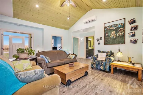 100 SUMMERS Road, Rideau Lakes, ON K0G 1E0