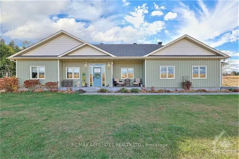 100 SUMMERS Road, Rideau Lakes, ON K0G 1E0