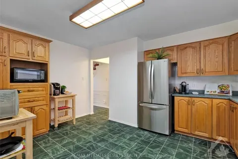 6337 VISENEAU Dr, Orleans - Convent Glen and Area, ON K1C 2P8