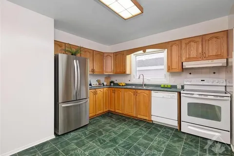 6337 VISENEAU Dr, Orleans - Convent Glen and Area, ON K1C 2P8