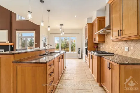4785 WHISPERING WILLOW Dr, Orleans - Cumberland and Area, ON K4B 1J1
