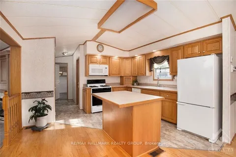 14 YVETTE, Stittsville - Munster - Richmond, ON K0A 1B0